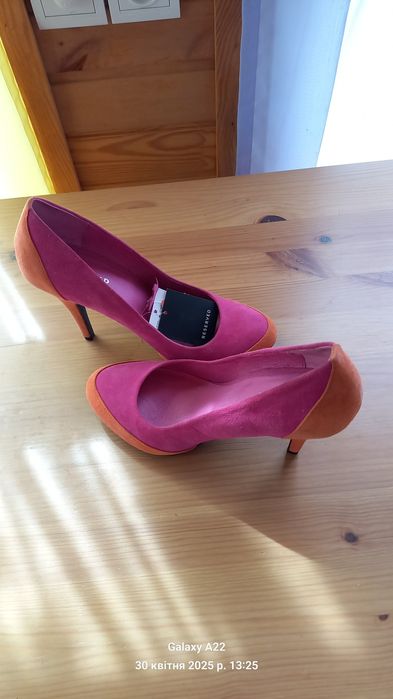 Жіночі туфлі шкіряні