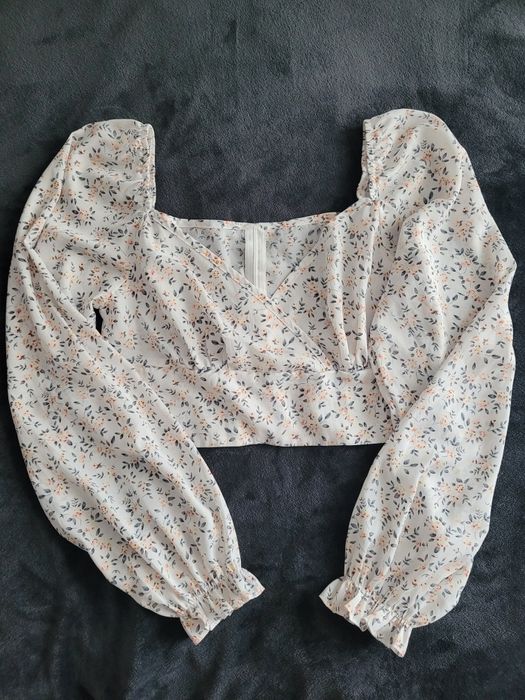 Kremowy top w kwiaty