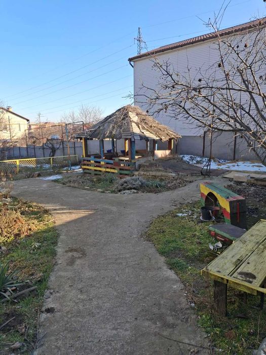 (13) Продам міцний 2-поверховий будинок в Сухому Лимані.