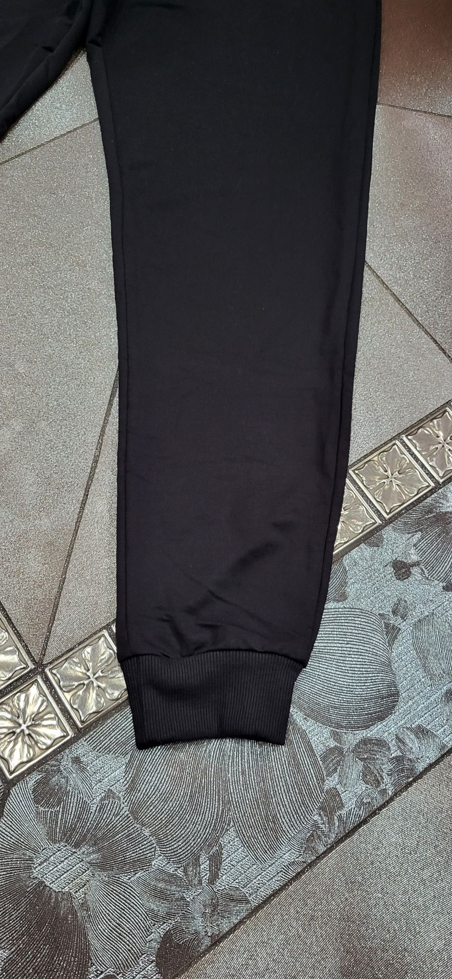 Spodnie dresowe męskie młodzieżowe czarne bawełna premium nike M