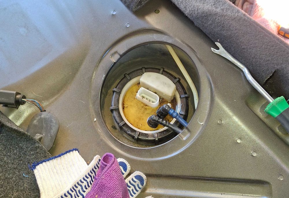 Продам Б/У бензонасос VW