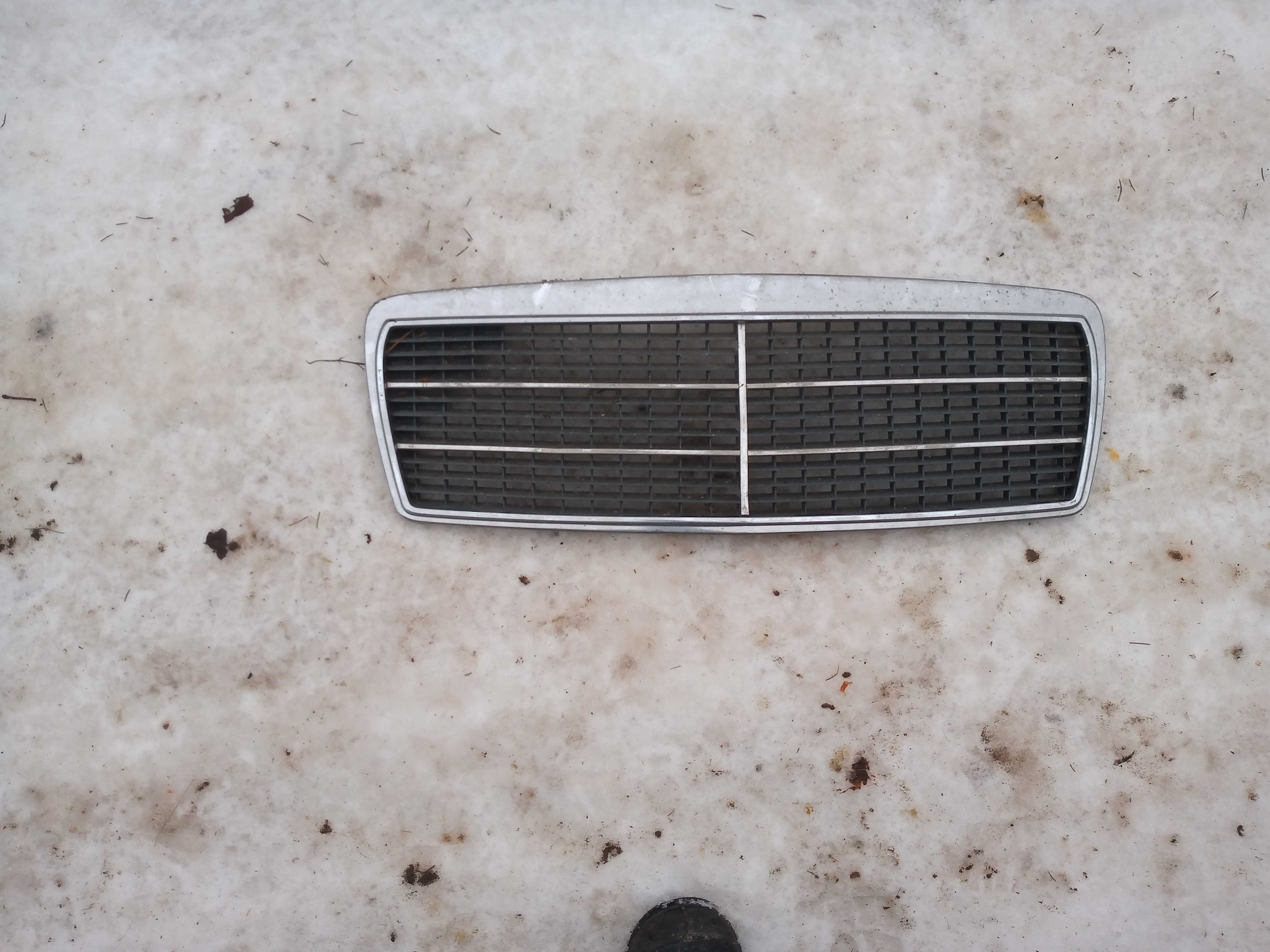 Mercedes W210 grill