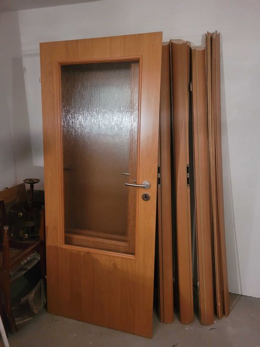 Drzwi przylgowe wewnętrzne 80 z klamką i ościeżnicą stałą