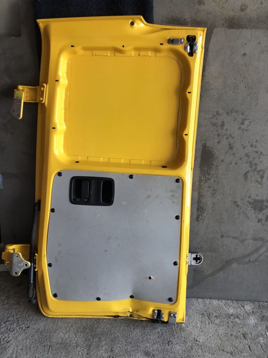 Двері  задня Віто 447