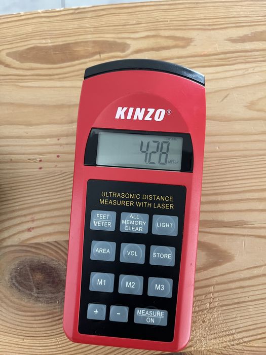 Medidor laser Kinzo com bolsa