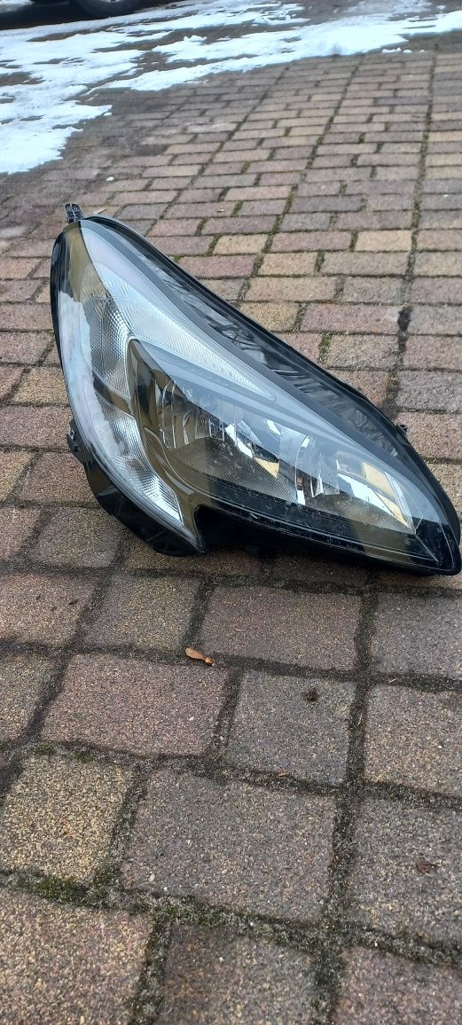 Lampa przud opel Corsa E