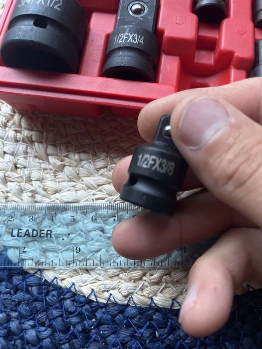 Набір перехідників приєднувального квадрата в кейсі1/4 3/8 1/23/4санте