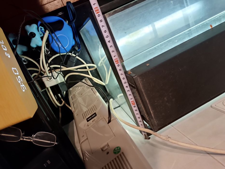 Aquário 1.00 metro comprimento, 40 altura, 30 largura usado +móvel +lu