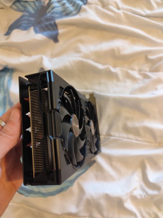 Placa Gráfica - AMD Radeon RX 5600 XT 6GB  DDR6