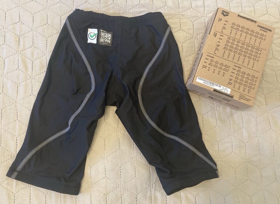 Напівгідрак arena чоловічий