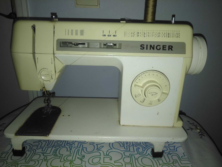 Maquina costura antiga
