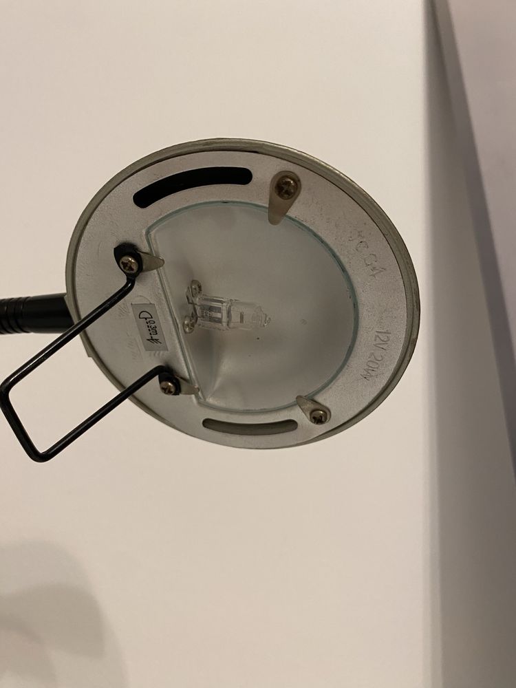 Lampka biurkowa srebrna regulowana