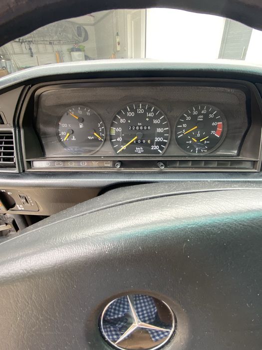 Mercedes-Benz 190E