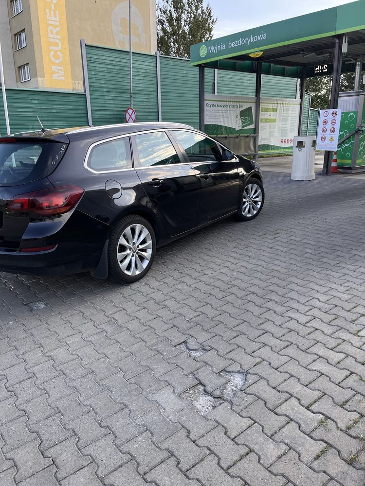 Opel astra j 2.0 CDTI 2011