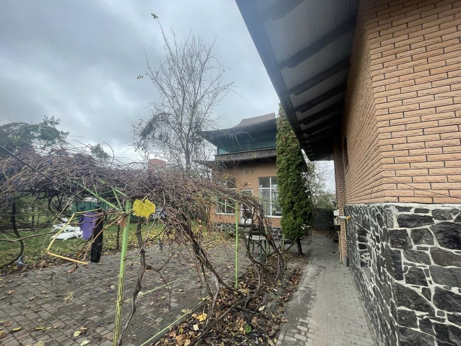 Продаж двоповерховий будинок, приватизована ділянка 6сот, 5км до Києва