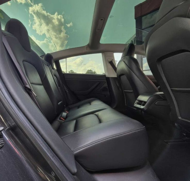 Tesla Model 3 Long Range      2019