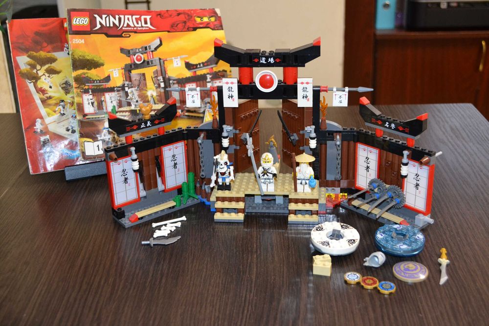 Оригінал Lego LEGO NINJAGO Додзе для кружитцу Ретро  набір 2504