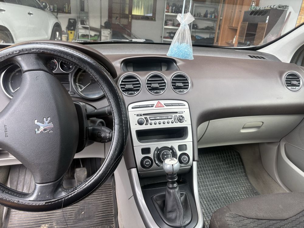 Sprzedam samochód osobowy marki Peugeot