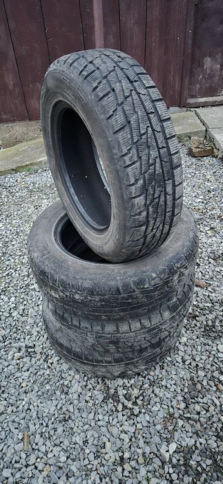 Резина зимова  приміорі на рено трафік