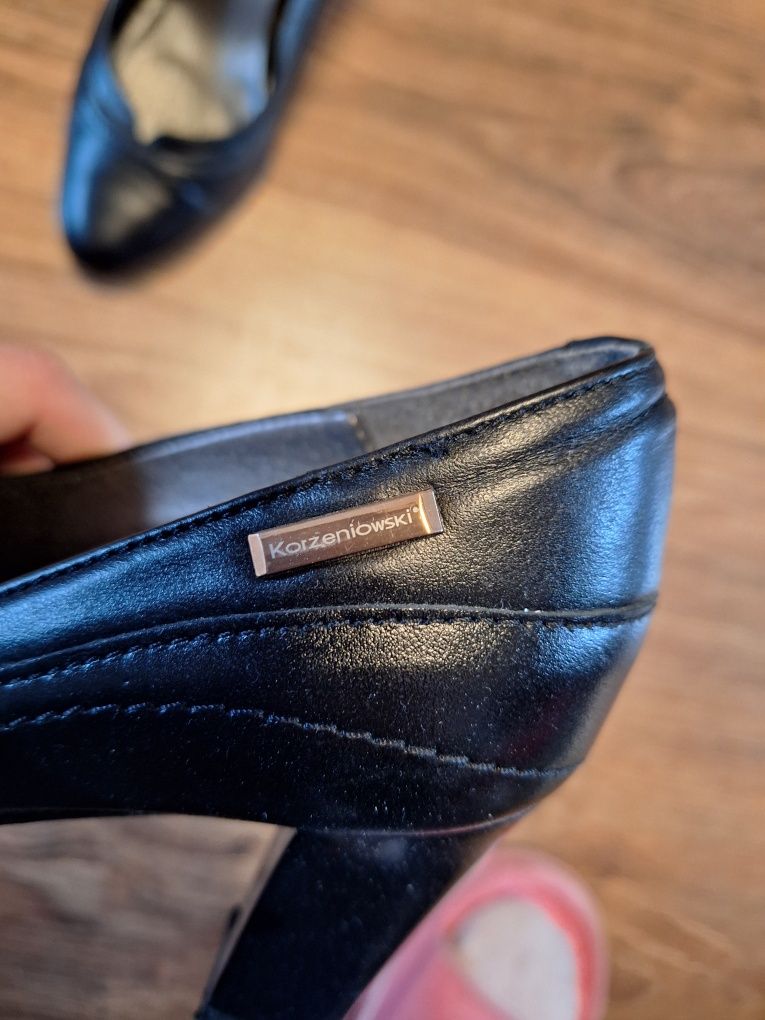 Buty na obcasie  r37