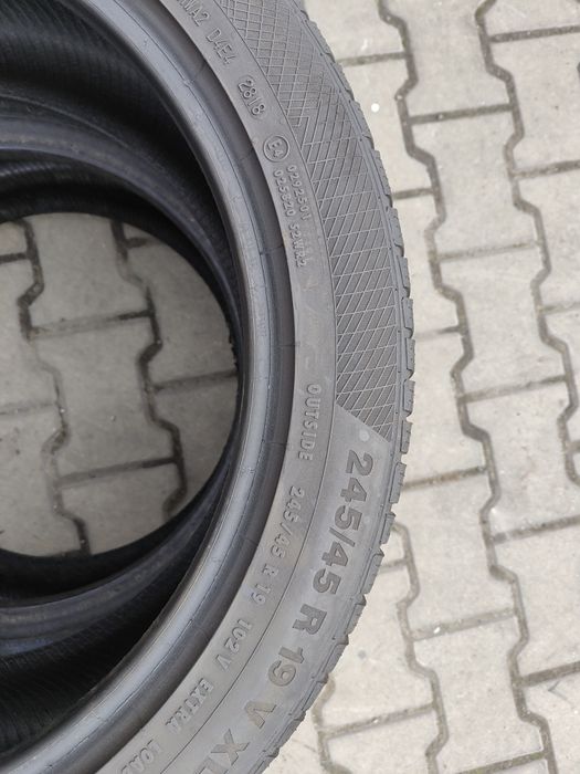 245/45/19 Continental Winter Contact TS850P