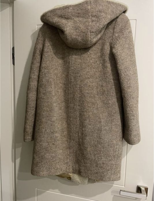 Зимове пальто з капюшоном