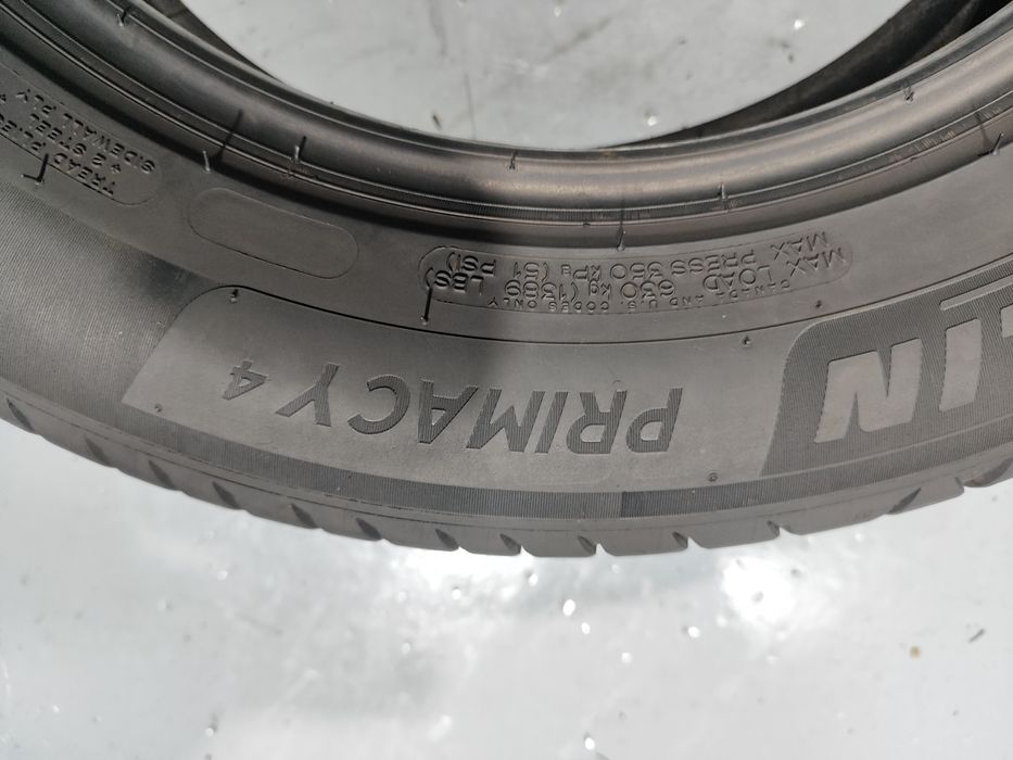 2 pneus semi novos 205-60R16 Michelin - Oferta dos poetes