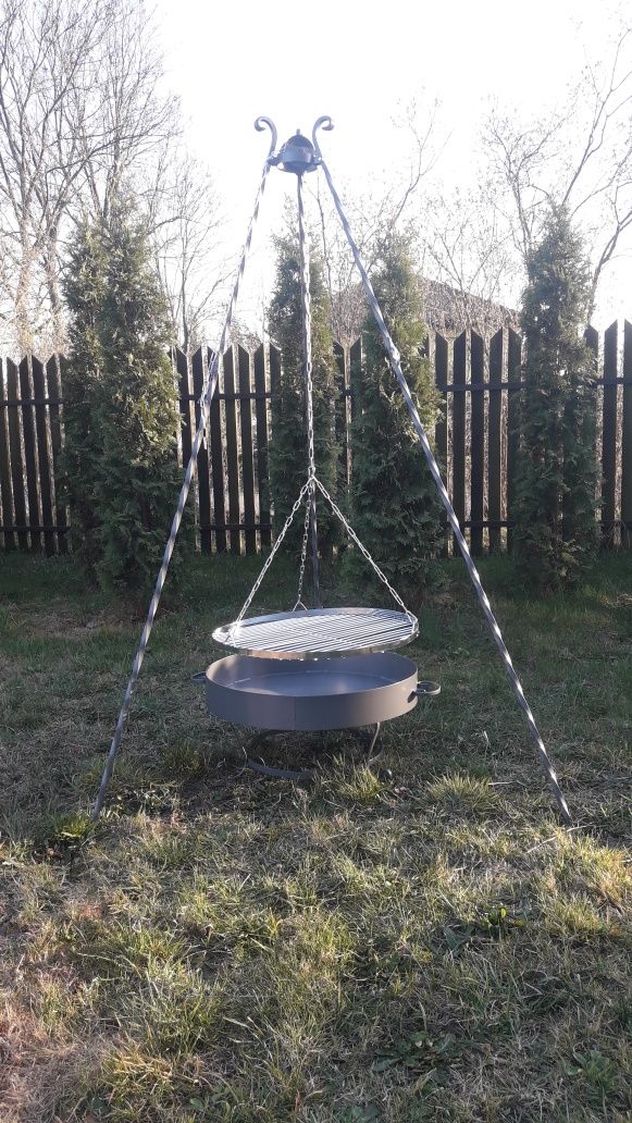 Grill ogrodowy 60 cm- ruszt,palenisko,trójnóg,plus 4