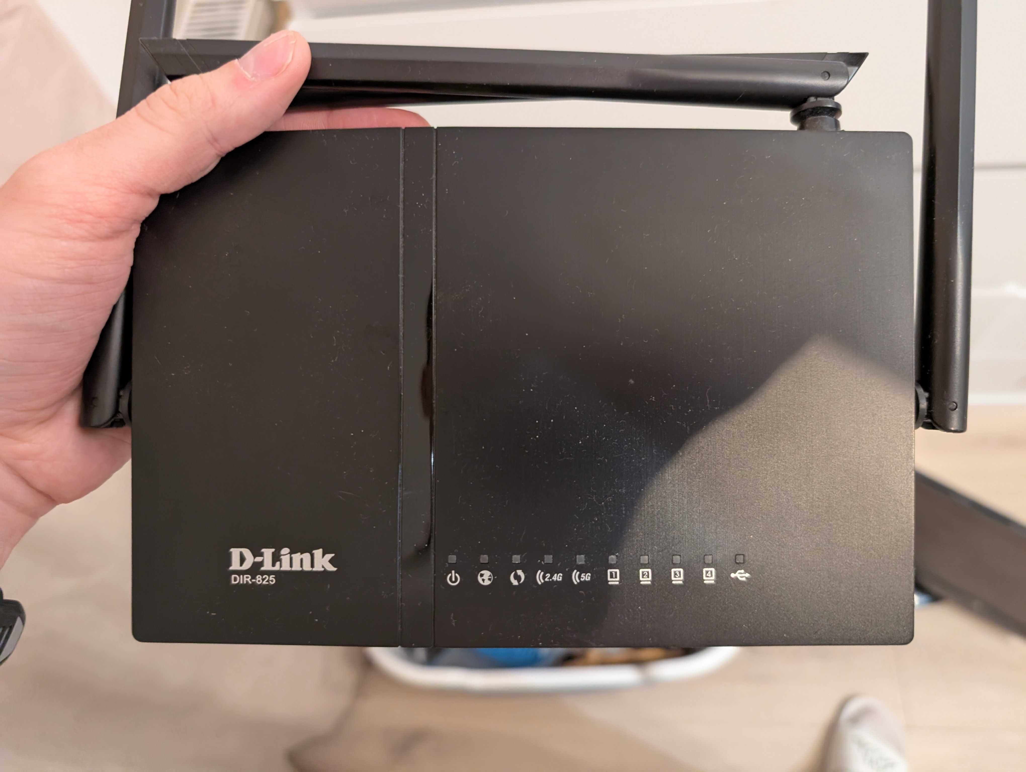 Router D-Link Dir 825