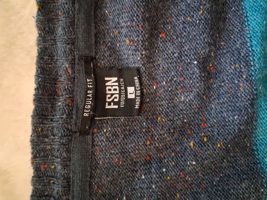 Dłuższy męski kardigan w kolorowe paski rozmiar L