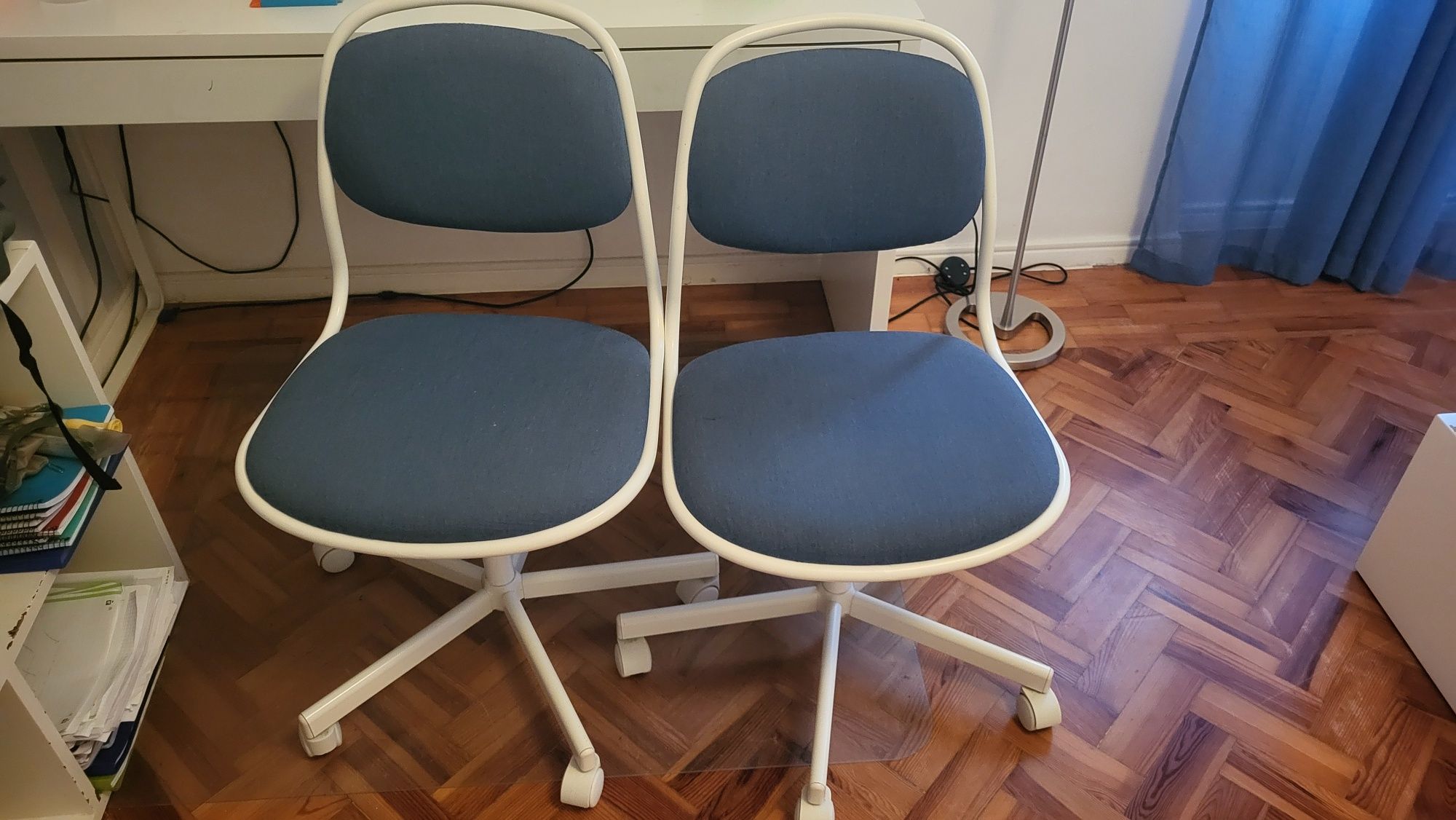 1 Cadeira Orfjall ikea com rodas