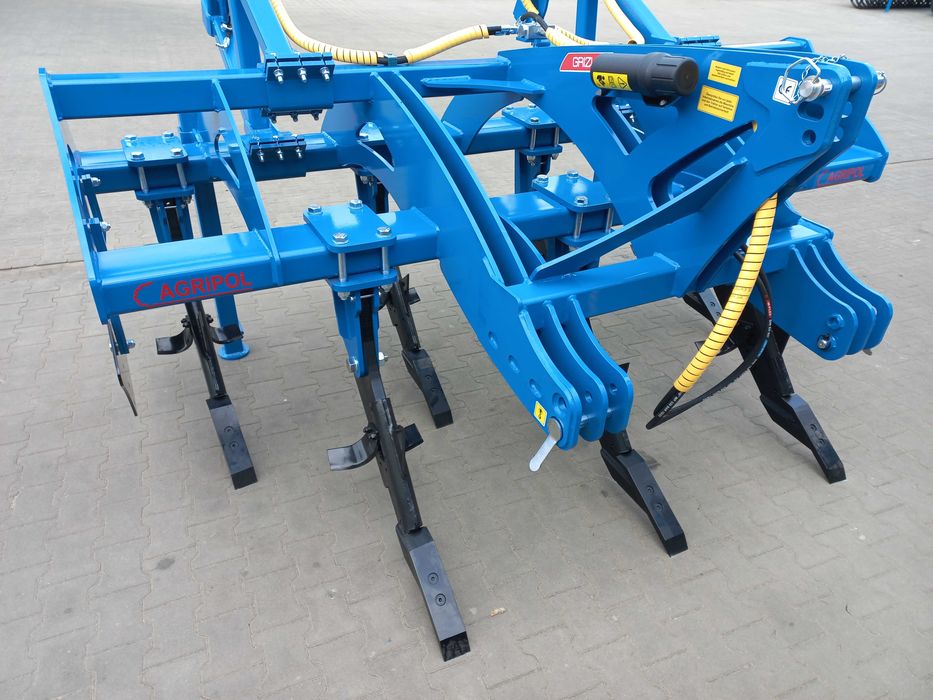 Głębosz pług dłutowy Agripol Grizzly 300 agregat podorywkowy bezorkowy