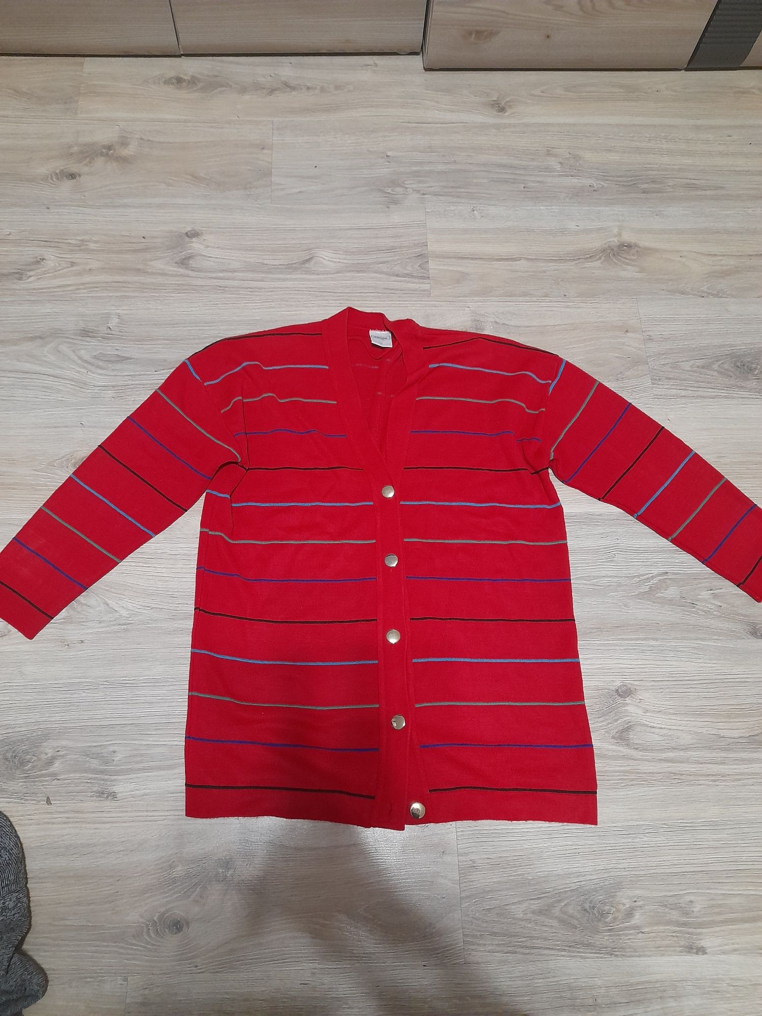 Sweter damski elegancki zapinany na guziki XXL-XXXL firmy Canda