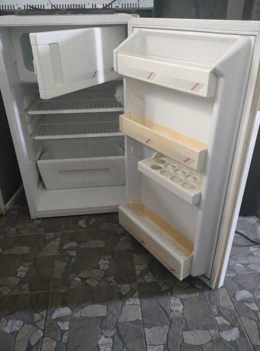 Малий холодильник для студентів