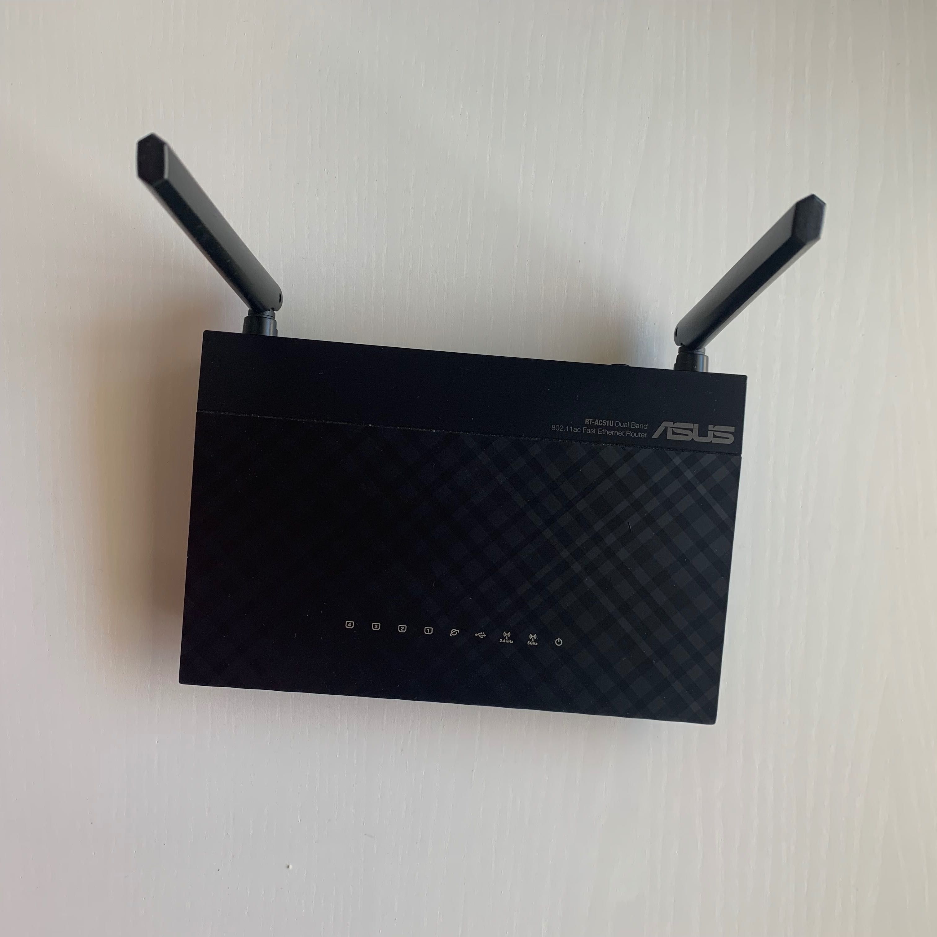 Router Asus RT-AC51U