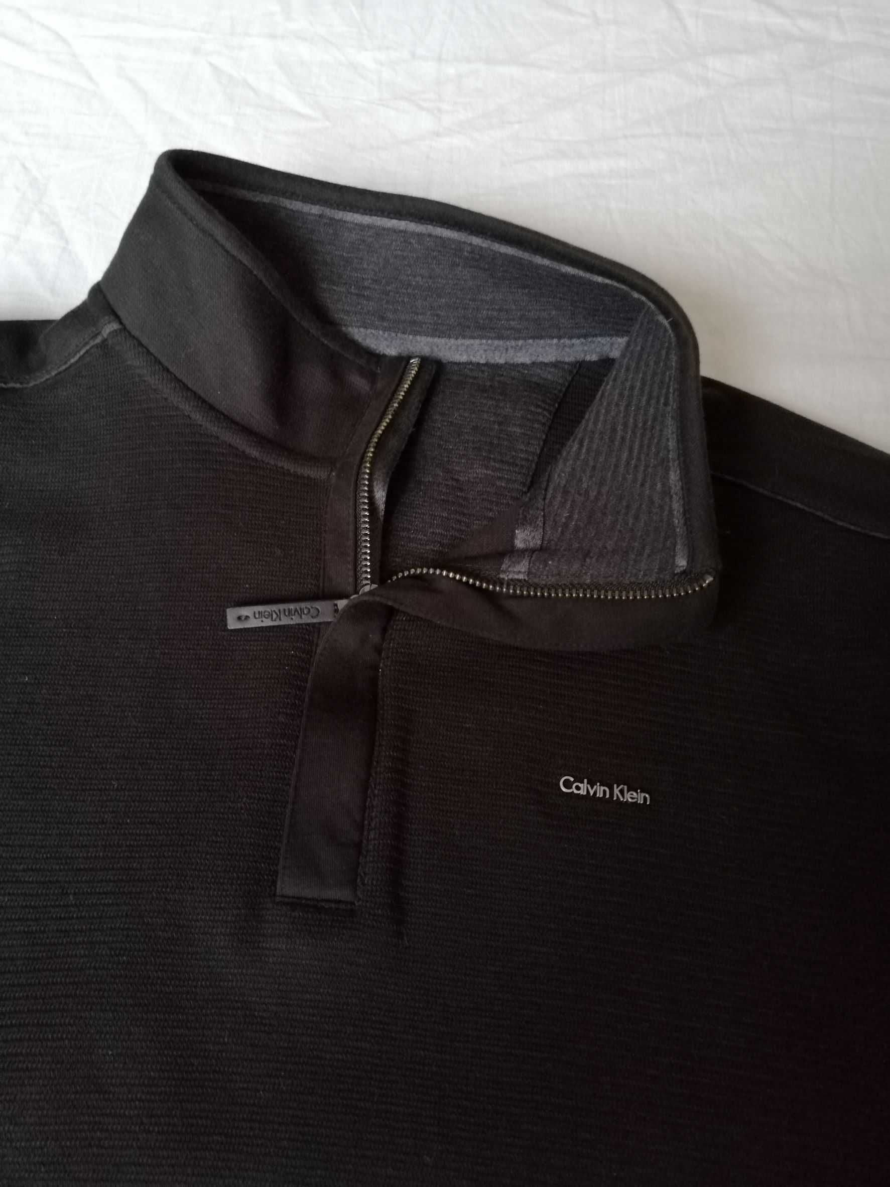 czarna bluza CK z półgolfem zapinana na zamek rozmiar M