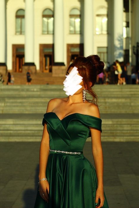 Продам випускну сукню