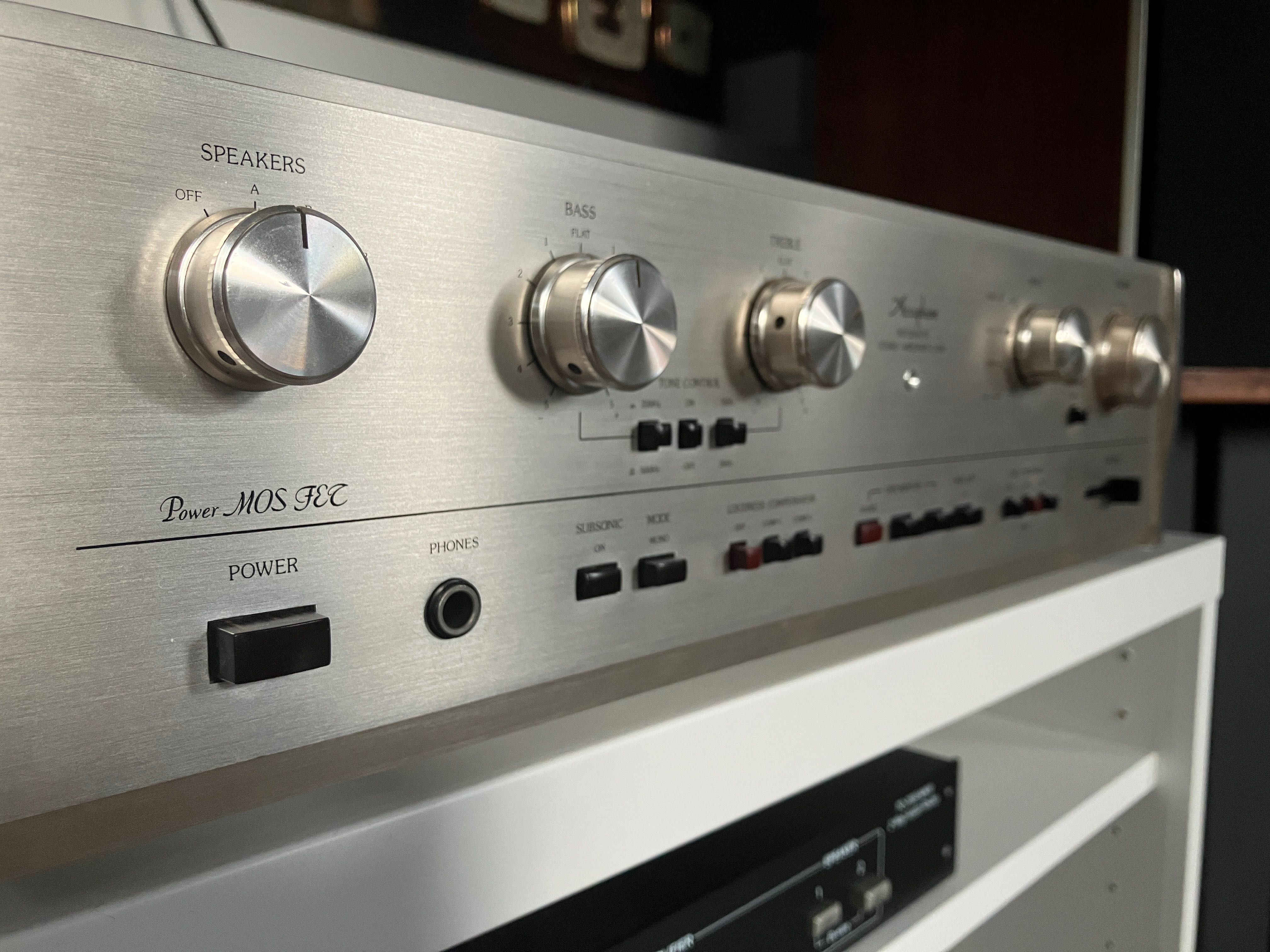 Klasyka High End Piękny Accuphase E 203