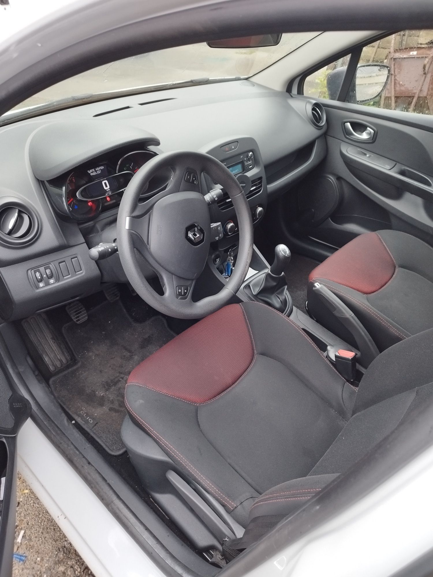 Renault Clio IV kombi 2016r. Benzyna 140.000km