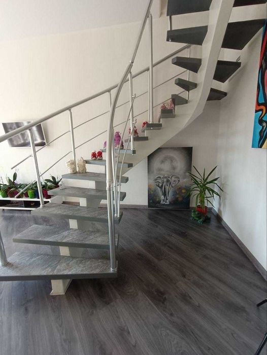 Продам 2-х этажный дом на Черемушках. Ремонт.