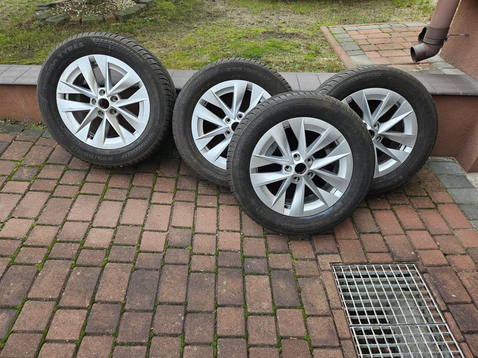 Nokian Tyres opony zimowe z felgami 235/55 R17, 5x112