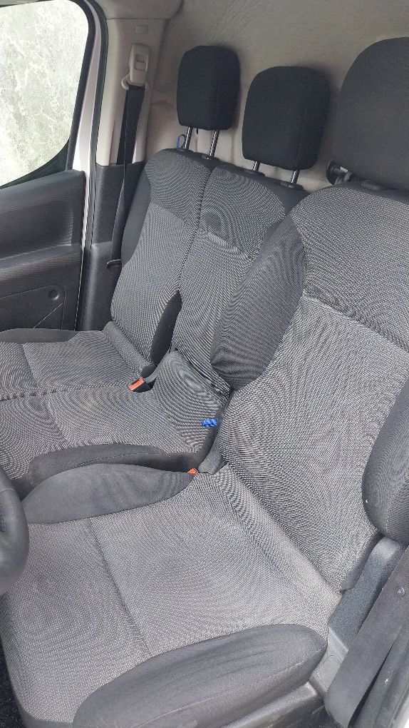 Peugeot Partener 1.6 HDI Longa (caixa de 6 velocidades)