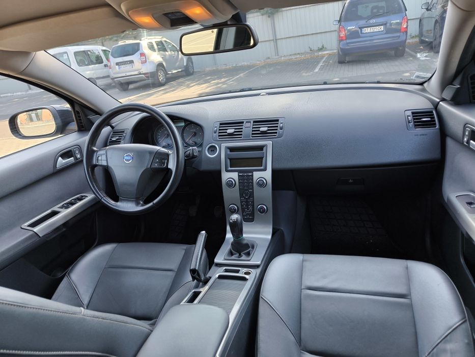 VOLVO V50 1.6D без вкладень