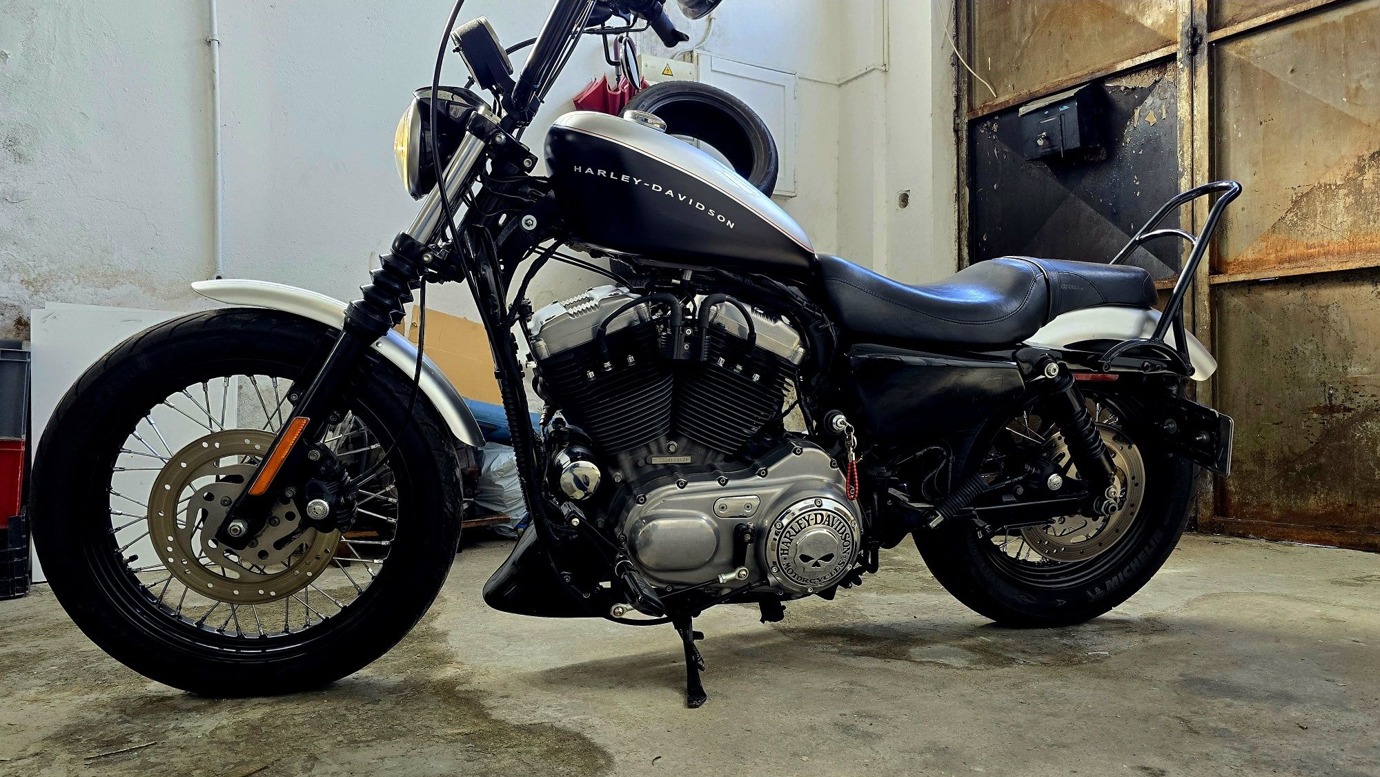 Harley Davidson SPORSTER 1200 NIGHTSTER Vance & Hines