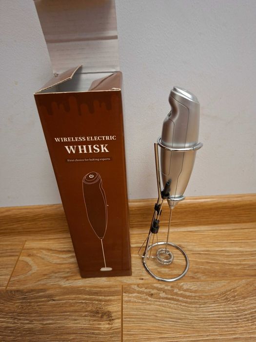 Ręczny pieniacz do mleka , bateryjny , mieszadełko