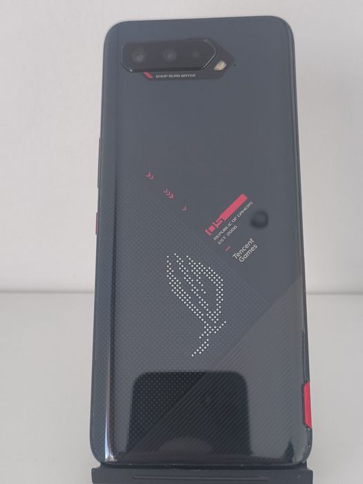 Asus rog Phone 5 com 12Gb / 256Gb