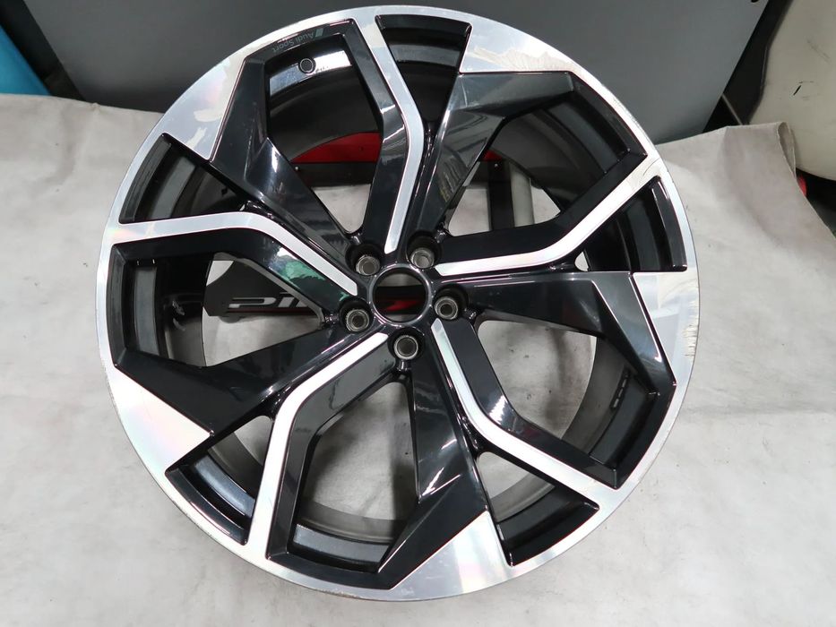 W041 Felga Aluminiowa Audi RSQ8  4M8601025AG