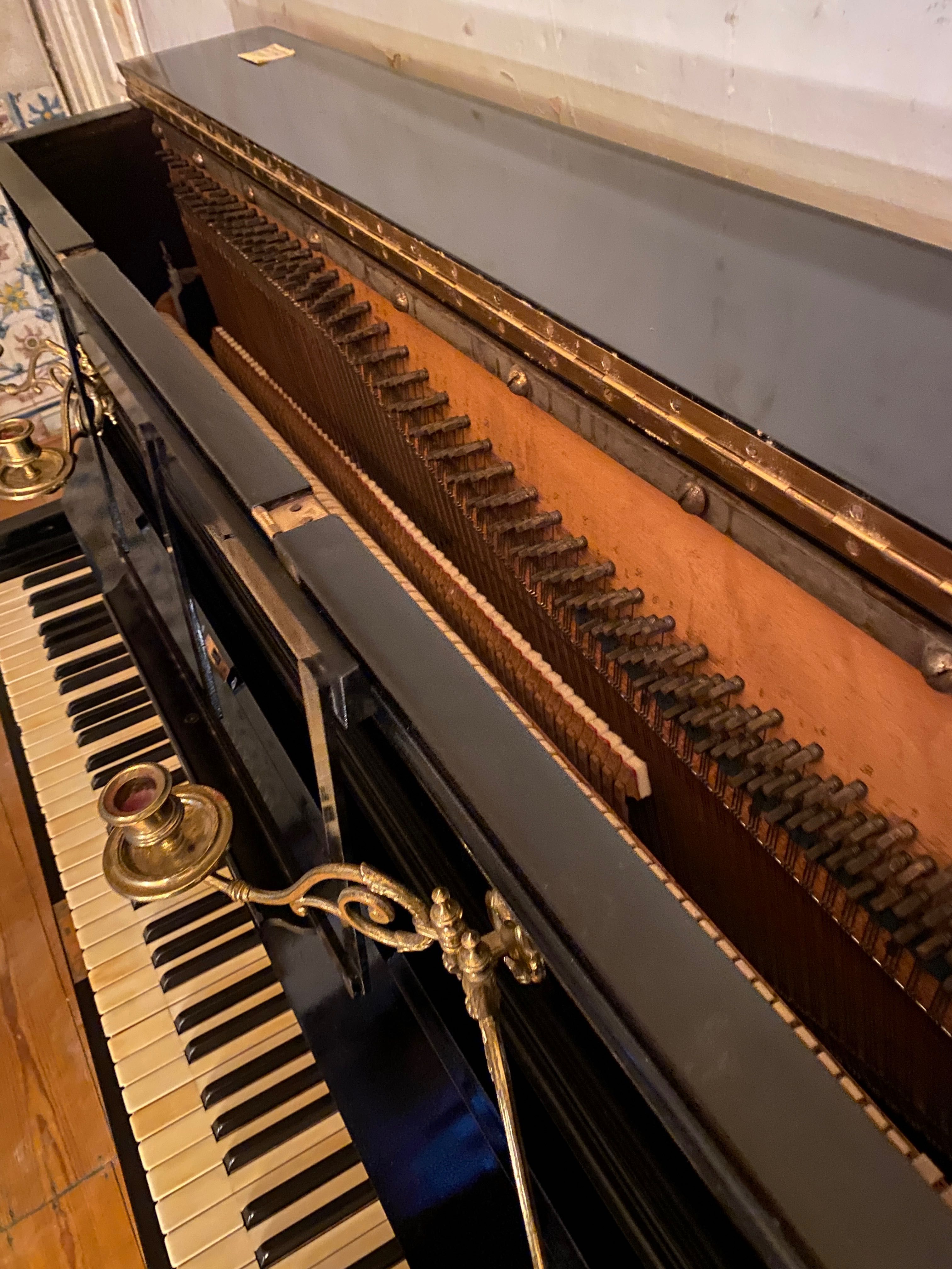 Piano Vertical GAVEAU - excelente conservação