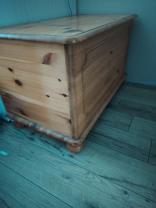 Skrzynia , solidna , drewniana , duży rozmiar
