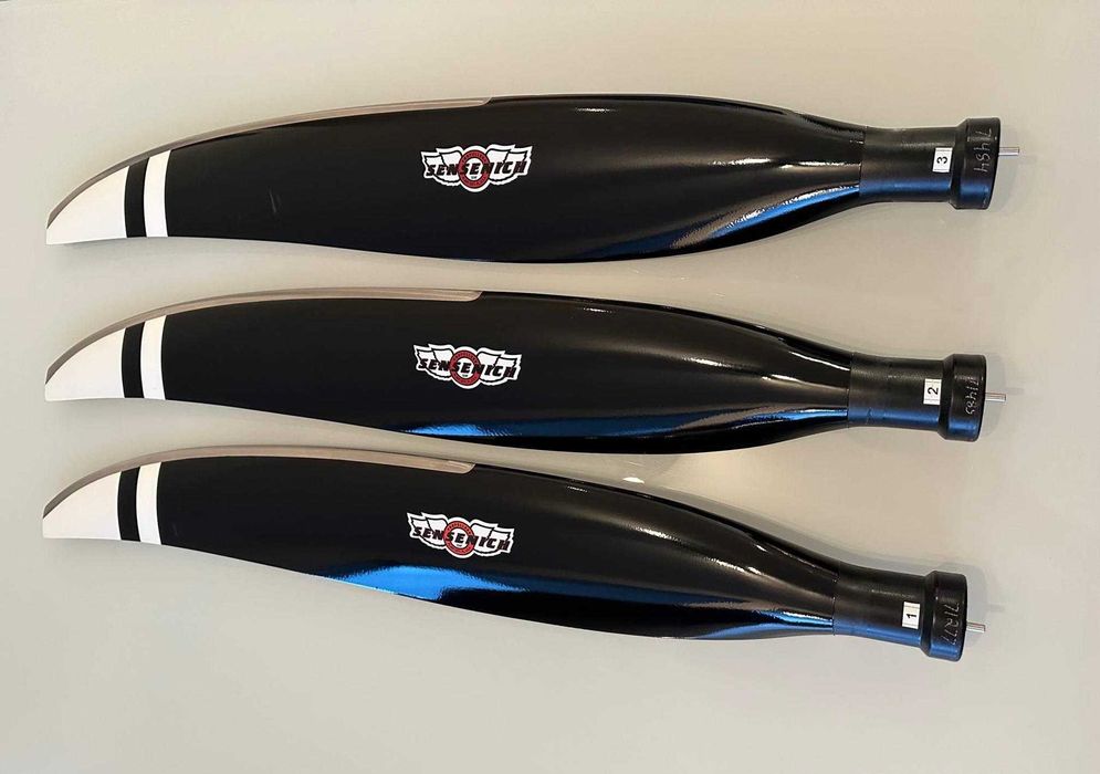 Samolot - silnik lotniczy Aeromomentum AM15H 131HP + śmigło Sensenich